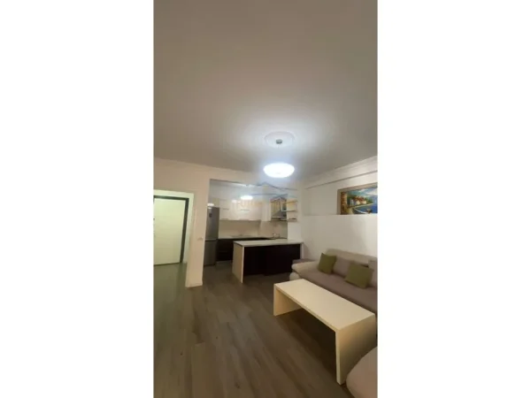 Tirane, jepet me qera apartament 1+1 Kati 3, 74 m² 650 € (RRUGA BILL KLINTON)