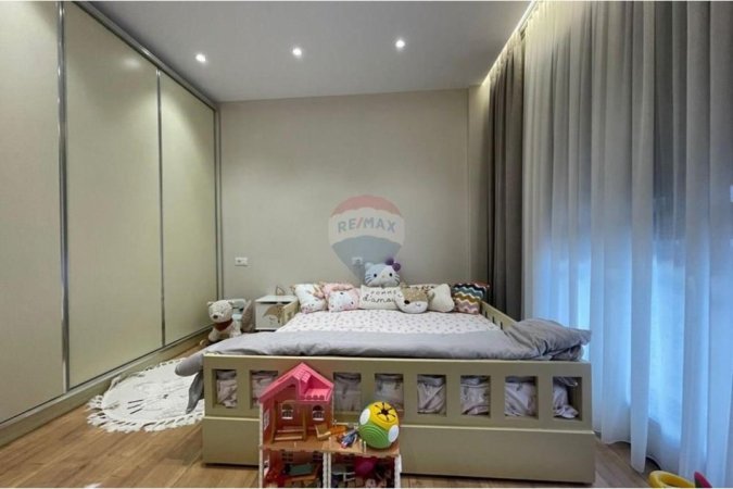 Tirane, shitet apartament 2+1 Kati 2, 121 m² 369.000 € (Liqeni I Thatë, Tiranë)