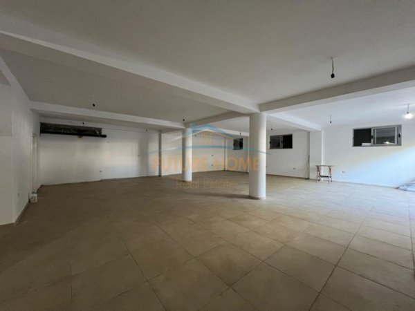 Tirane, jepet me qera ambjent biznesi Kati -1, 284 m² 1.000 € (RRUGA DRITAN HOXHA)
