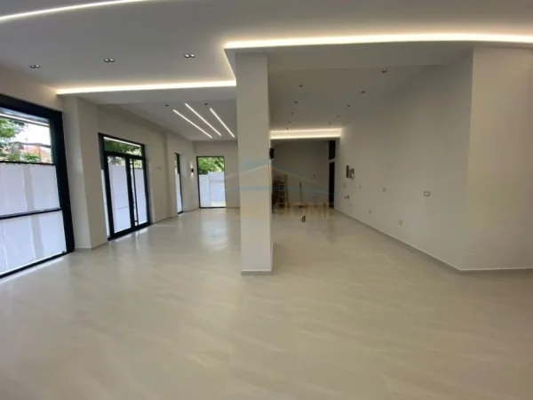 Tirane, shitet ambjent biznesi Kati 0, 105 m² 620.000 € 