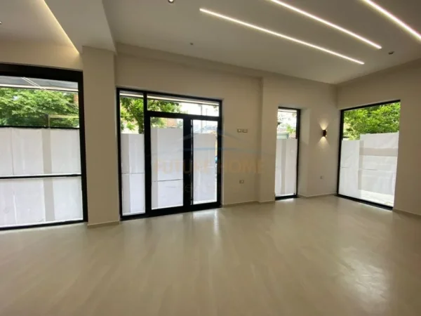 Tirane, shitet ambjent biznesi Kati 0, 105 m² 620.000 € 