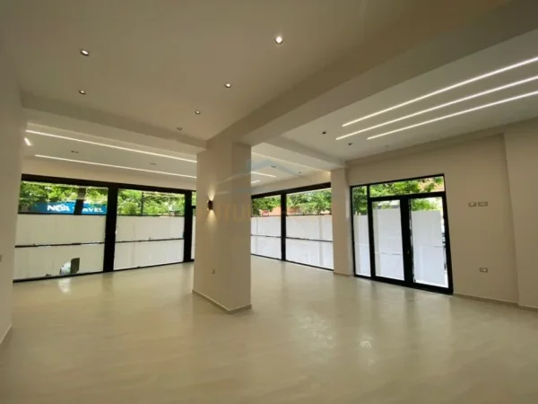 Tirane, shitet ambjent biznesi Kati 0, 105 m² 620.000 € 