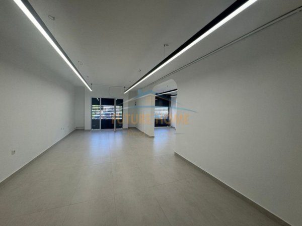 Tirane, jepet me qera ambjent biznesi Kati 0, 105 m² 1.200 € (PRANE BLLOKUT GINTASH)