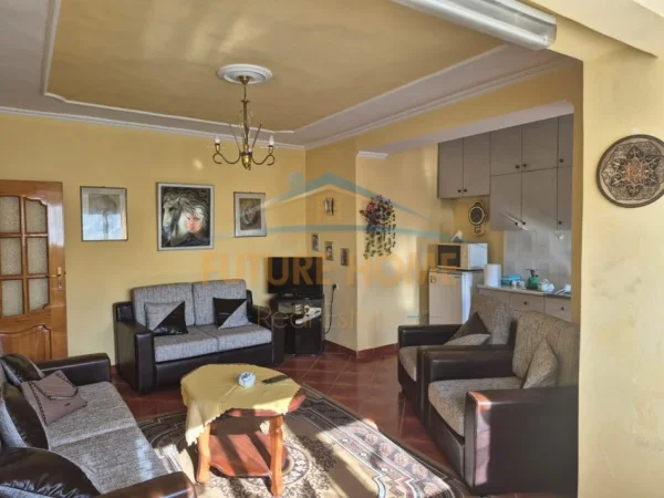 Tirane, shitet apartament 1+1 Kati 3, 58 m² 138.000 € (Pazari i Ri)