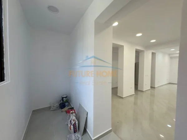 Tirane, shitet ambjent biznesi Kati 0, 64 m² 600.000 € (21 DHJETORI)