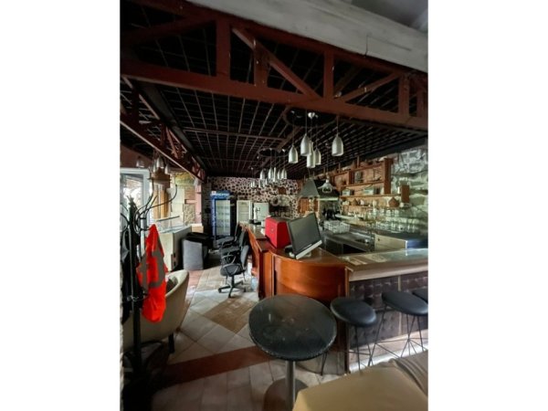 Tirane, jepet me qera bar-resorant Kati 0, 320 m² 2.500 € (RRETH-RROTULLIMI I SHKOZES!)