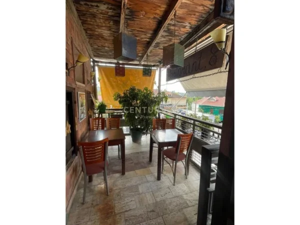 Tirane, jepet me qera bar-resorant Kati 0, 320 m² 2.300 € (RRETH-RROTULLIMI I SHKOZES!)