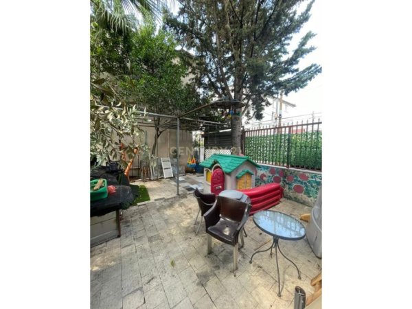 Tirane, jepet me qera bar-resorant Kati 0, 320 m² 2.500 € (RRETH-RROTULLIMI I SHKOZES!)