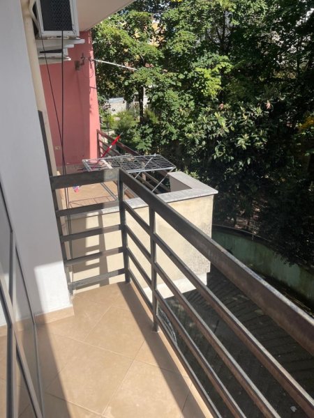 Tirane, jepet me qera apartament 2+1+2+2 SHKOLLA E KUQE,Kati 2, 102 m² 60.000 Leke