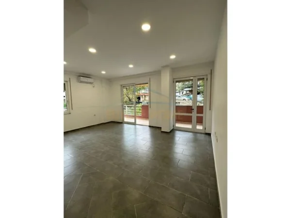 Tirane, shitet ambjent biznesi Kati 0, 28 m² 120.000 € 
