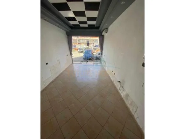 Tirane, shitet ambjent biznesi Kati 0, 35 m² 100.000 € 