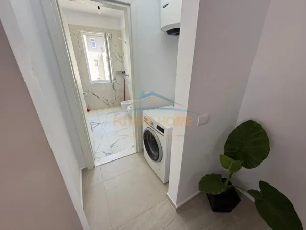 Tirane, jepet me qera apartament 2+1 Kati 7, 80 m² 500 € (UNIVERS CITY)