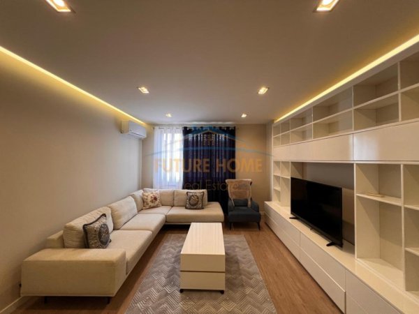 Tirane, jepet me qera apartament 3+1 Kati 7, 116 m² 1.000 € (KOMPLEKSI PRESTIGE)