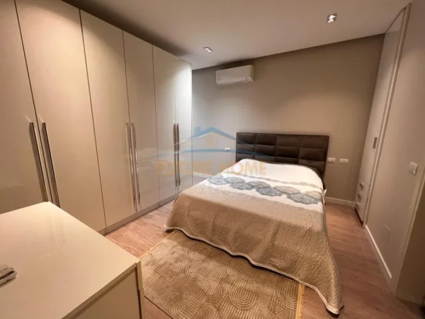 Tirane, jepet me qera apartament 3+1 Kati 7, 116 m² 1.000 € (KOMPLEKSI PRESTIGE)