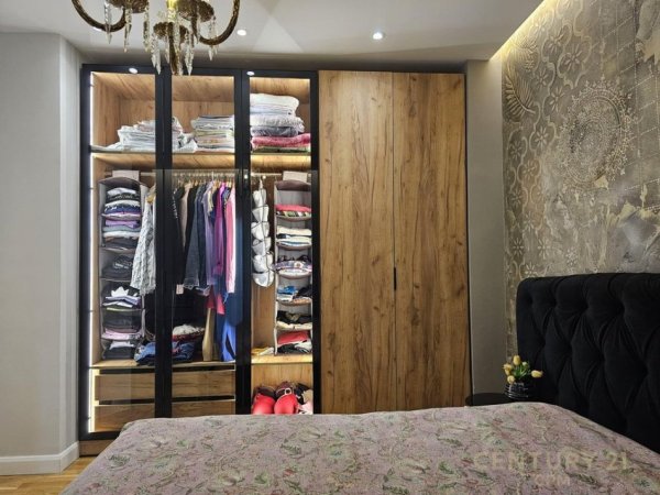 Tirane, jepet me qera apartament 3+1 Kati 2, 130 m² 1.800 € (prane &quot;Lion Park&quot;, Rruga e Elbasanit)