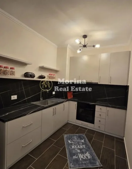 Tirane, jepet me qera apartament 2+1 Kati 5, 120 m² 500 € (Yzberisht)