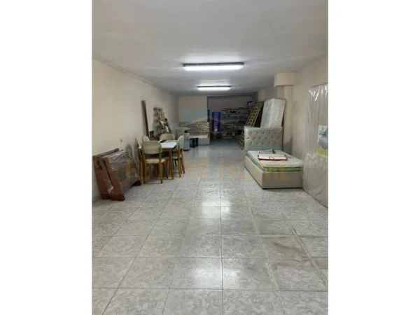 Tirane, shitet ambjent biznesi Kati -1, 98 m² 100.000 € 