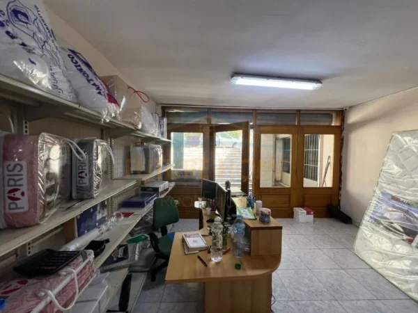 Tirane, shitet ambjent biznesi Kati -1, 98 m² 100.000 € 