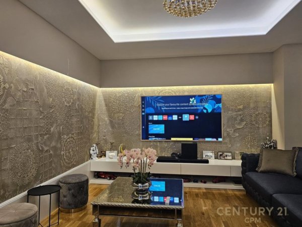 Tirane, jepet me qera apartament 3+1 Kati 2, 130 m² 1.800 € (Lion Park)