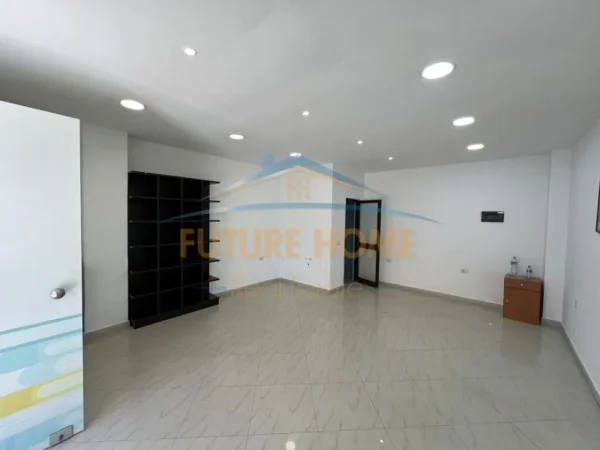 Tirane, shitet ambjent biznesi Kati 0, 34 m² 75.000 € 
