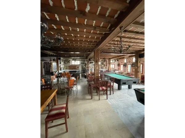 Tirane, jepet me qera bar-resorant Kati 0, 320 m² 2.500 € (Rreth-Rrotullimi Shkoze)