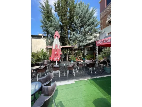 Tirane, jepet me qera bar-resorant Kati 0, 320 m² 2.500 € (Rreth-Rrotullimi Shkoze)