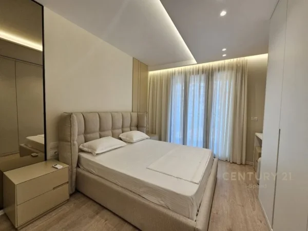 Tirane, jepet me qera apartament 1+1 Kati 3, 77 m² 1.200 € (Rruga e Barrikadave)