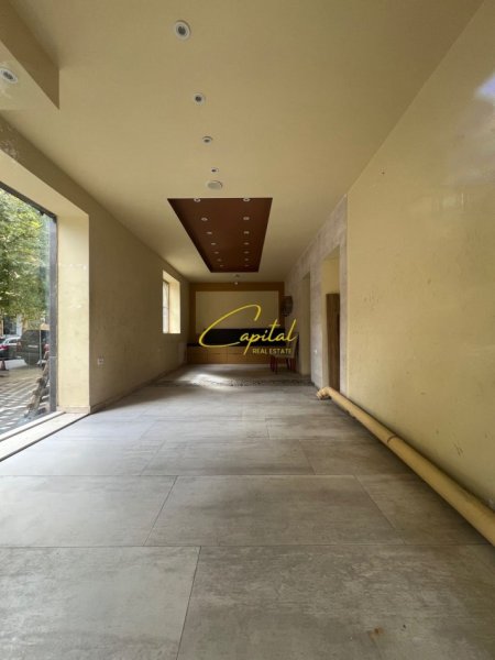 Tirane, jepet me qera ambjent biznesi Kati 0, 45 m² 1.200 € (RRUGA E DURRESIT)