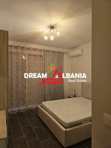 Tirane, jepet me qera apartament 2+1 , 100 m² 500 € (Yzberisht)