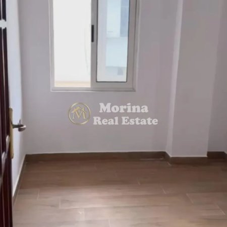 Tirane, jepet me qera ambjent biznesi Kati 4, 178 m² 1.800 € (Sheshi Willson)