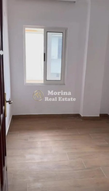 Tirane, jepet me qera ambjent biznesi Kati 4, 178 m² 1.800 € (Sheshi Willson)
