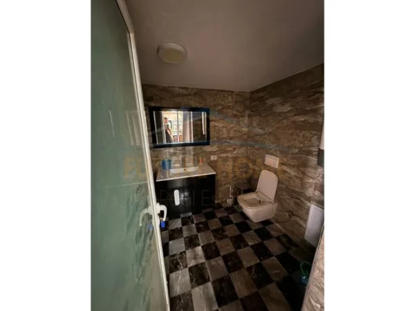 Tirane, shitet ambjent biznesi Kati -1, 250 m² 150.000 € 