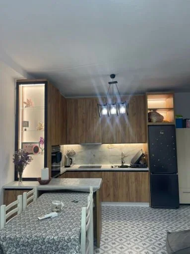 Tirane, jepet me qera apartament 1+1 Kati 9, 65 m² 450 € (yzberisht , misto mame)