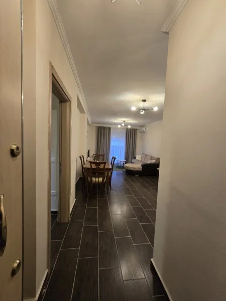 Tirane, jepet me qera apartament 2+1+Ballkon Kati 5, 120 m² 500 € (Tek Pallatet Cabej, Rruga Thoma Koxhaj)