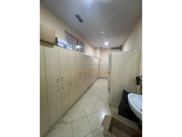 Tirane, shitet ambjent biznesi Kati 0, 422 m² 1.300.000 € (RRUGA SHKELQIM FUSHA)