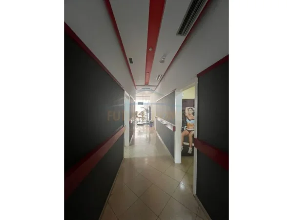 Tirane, shitet ambjent biznesi Kati 0, 422 m² 1.300.000 € (RRUGA SHKELQIM FUSHA)