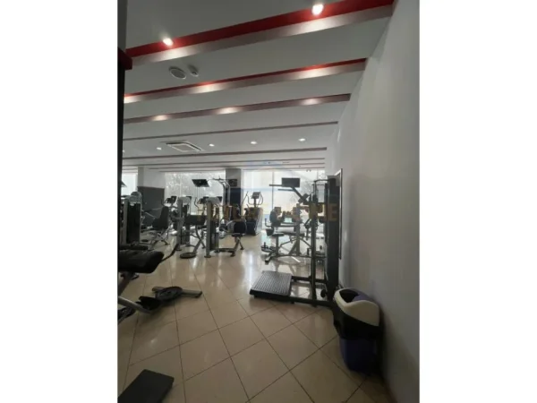 Tirane, shitet ambjent biznesi Kati 0, 422 m² 1.300.000 € (RRUGA SHKELQIM FUSHA)