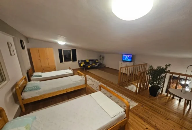 Tirane, jepet me qera apartament duplex 2+1 Kati 6, 90 m² 45.000l/muaj