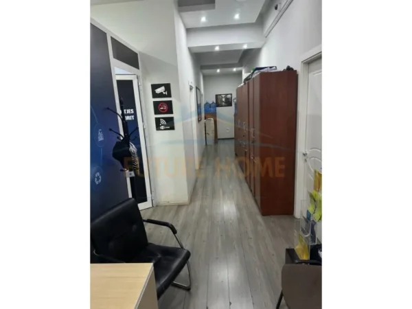 Tirane, shitet ambjent biznesi Kati 0, 150 m² 350.000 € 
