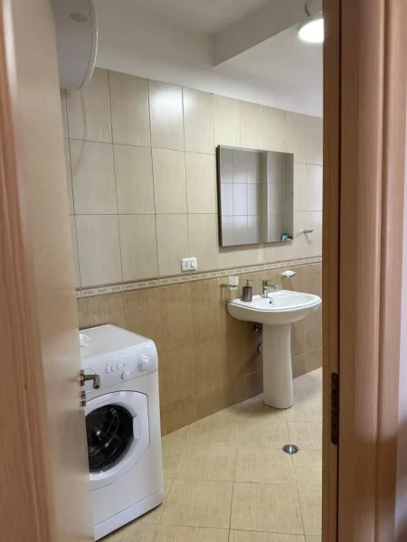 Tirane, jepet me qera apartament duplex 2+1 Kati 6, 90 m² 45.000l/muaj