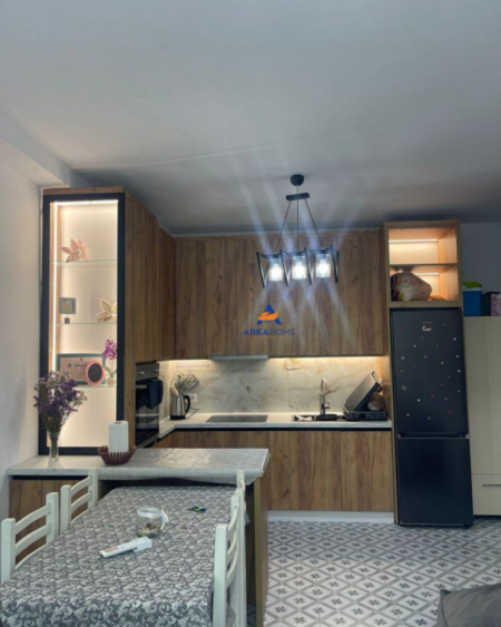 Tirane, jepet me qera apartament 1+1+Ballkon Kati 10, 65 m² 526 € (KOMPLEKSI GOLDEN PARK)