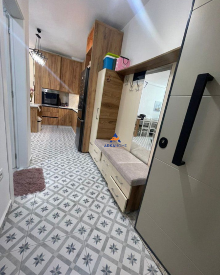 Tirane, jepet me qera apartament 1+1+Ballkon Kati 10, 65 m² 526 € (KOMPLEKSI GOLDEN PARK)