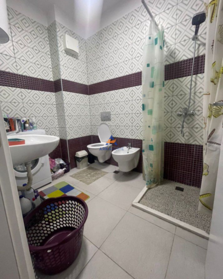 Tirane, jepet me qera apartament 1+1+Ballkon Kati 10, 65 m² 526 € (KOMPLEKSI GOLDEN PARK)