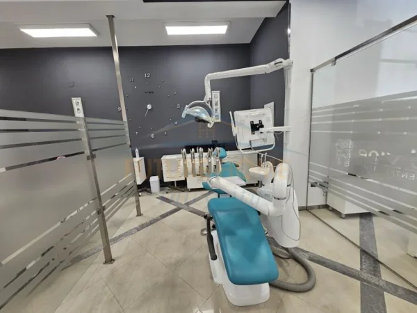 Tirane, shitet ambjent biznesi Kati 0, 72 m² 155.000 € 