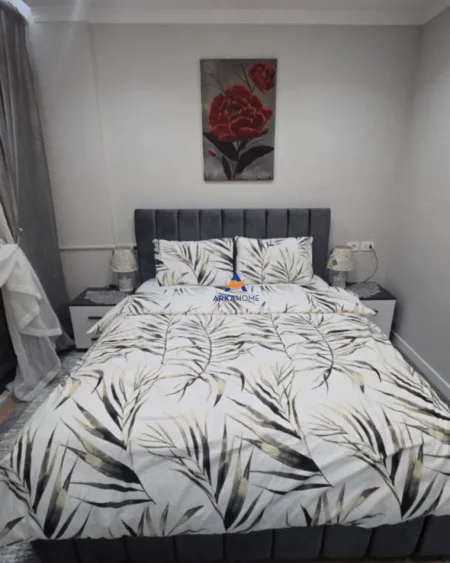 Tirane, jepet me qera apartament 2+1+Ballkon Kati 1, 95 m² 800 € (RESIDENCA ALBA, ISH PARKU AUTOBUZAVE)