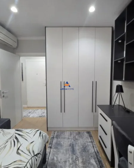 Tirane, jepet me qera apartament 2+1+Ballkon Kati 1, 95 m² 800 € (RESIDENCA ALBA, ISH PARKU AUTOBUZAVE)