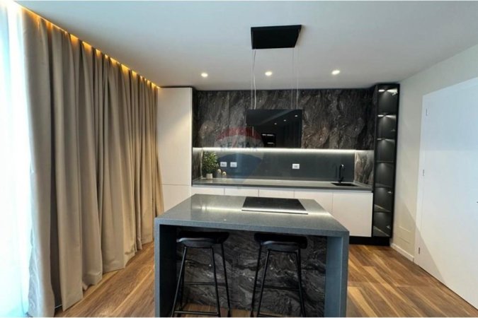 Tirane, jepet me qera apartament 2+1+Ballkon , 140 m² 2.000 € (Lake View)