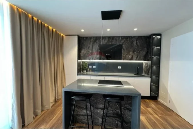 Tirane, jepet me qera apartament 2+1+Ballkon , 140 m² 2.000 € (Lake View)