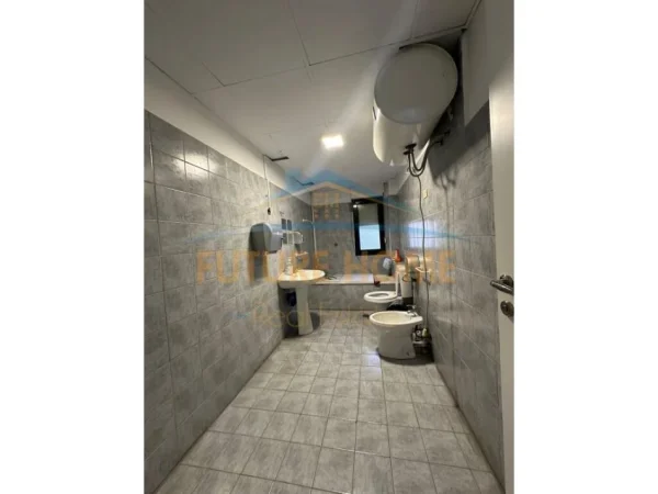 Tirane, shitet ambjent biznesi Kati 4, 140 m² 400.000 € 