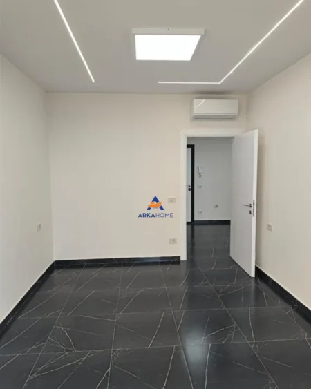 Tirane, jepet me qera zyre Kati 6, 75 m² 550 € (GOLDEN TOWER RESIDENCE, MINE PEZA)